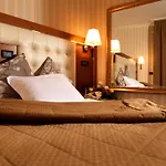 Ariston Hotel 4*