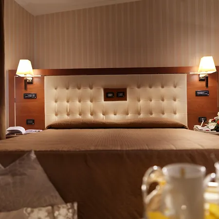 Ariston Hotel 4*