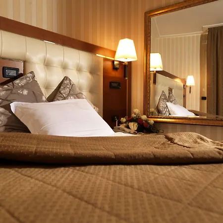 Ariston Hotel 4*