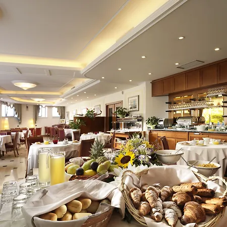 Ariston Hotell