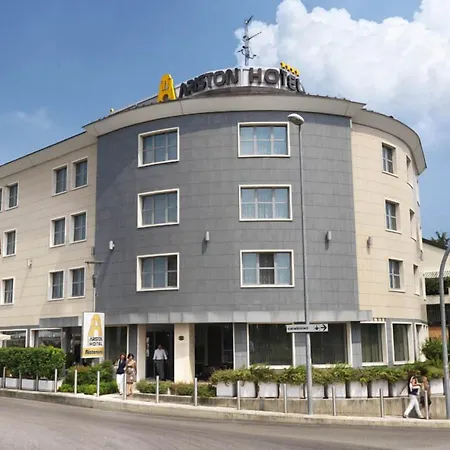 Ariston Hotell