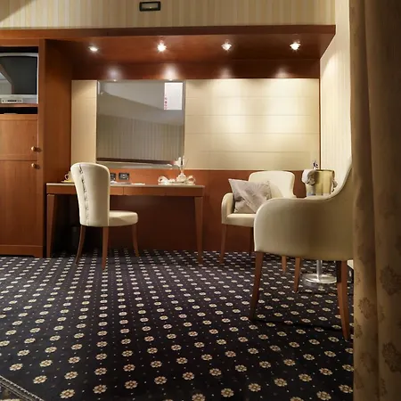 Hotell Ariston 4*