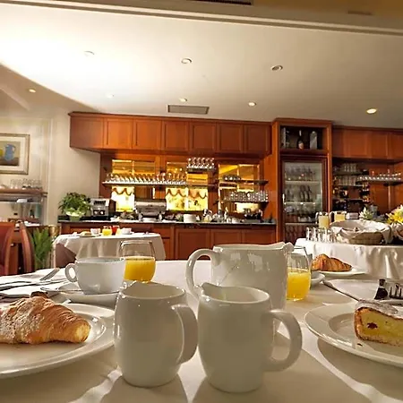 Ariston Hotel