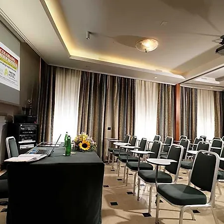 Ariston Hotel 4*