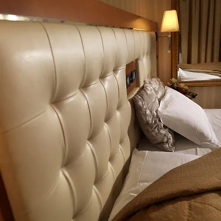 Ariston Hotel 4*