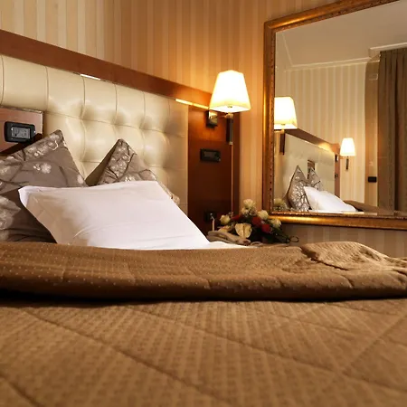 Ariston Hotel 4*
